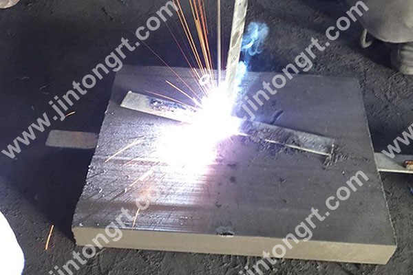 石墨纜接地施工